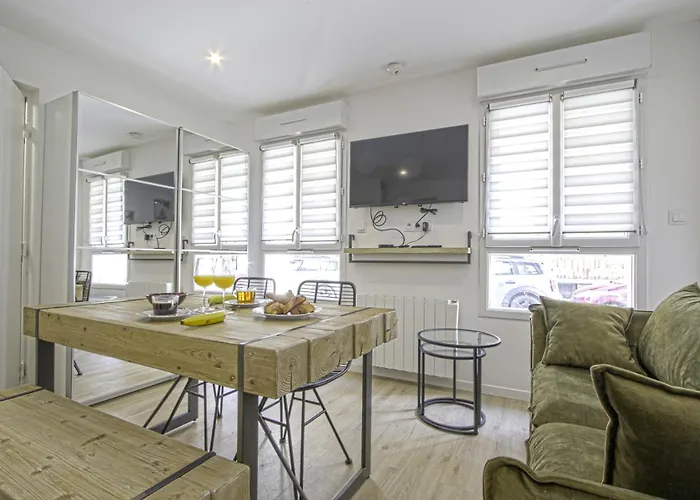 F2 Hypercentre - Proche Gare - Wifi Gratuite Апартаменты *